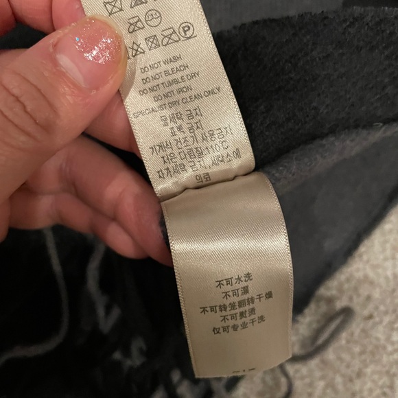 Burberry scarf - Picture 5 of 6